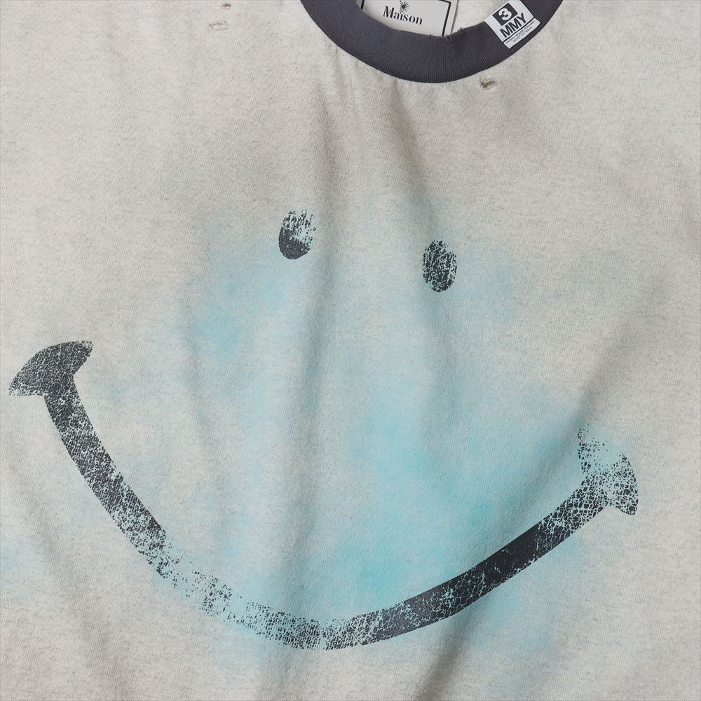 SMILY FACE PRINTED DISTRESSED TEE