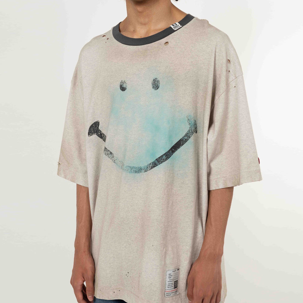 SMILY FACE PRINTED DISTRESSED TEE