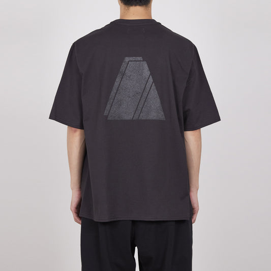  PRINT TEE (LAYERED PYRAMID)  